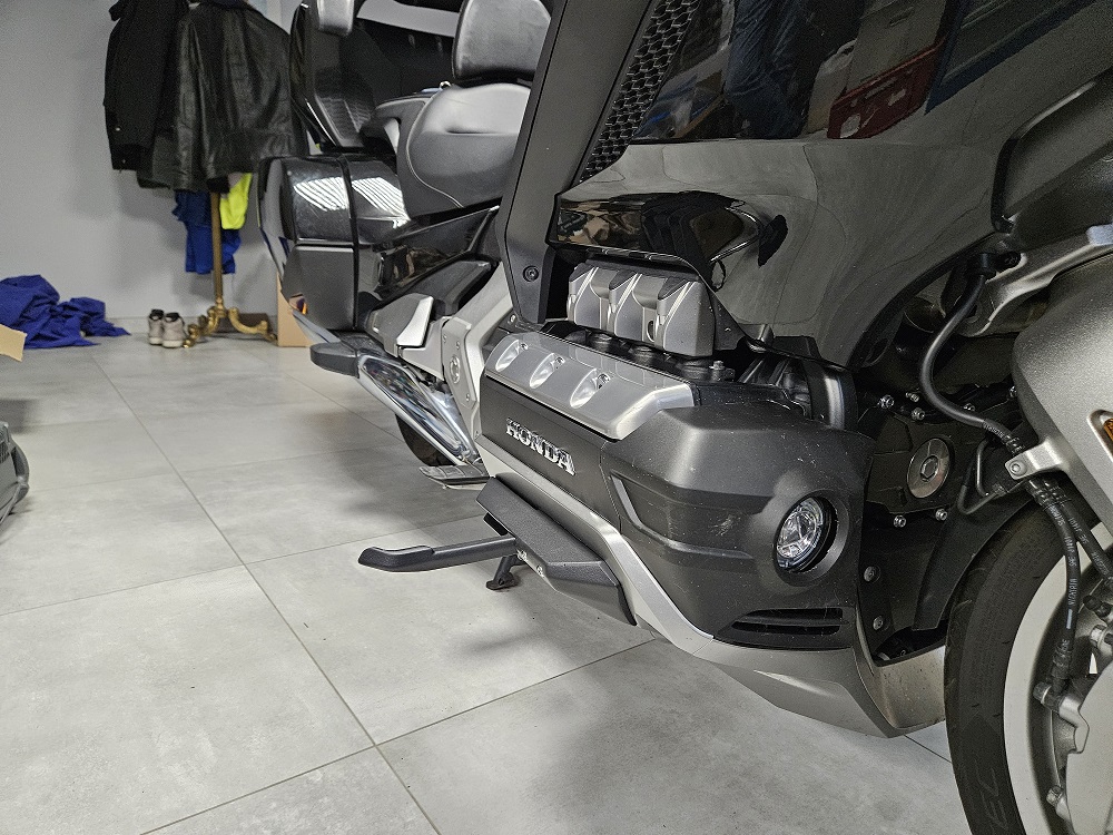 GL1800 Footrests Kit 3
